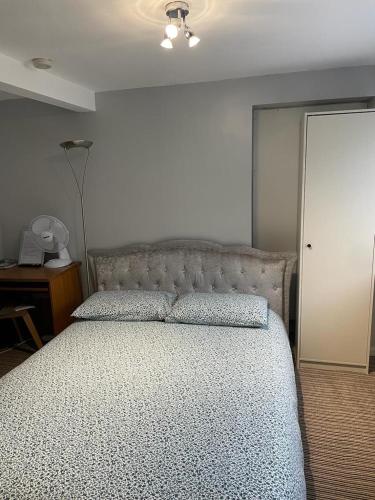 Bed, Homestay 1bedroom in family home with tiny wet room and own entrance in West Bromwich Bed, Homestay 1bedroom in family home with tiny wet room and own entrance in West Bromwich