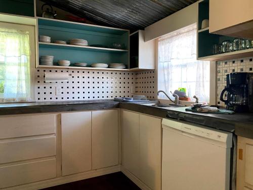 Kitchen, Bunkhouse Farm Stay in Fort White Kitchen, Bunkhouse Farm Stay in Fort White
