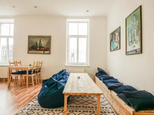 Közös társalgó / TV, Cinnamon Sally Backpackers Hostel in Riga városközpont Közös társalgó / TV, Cinnamon Sally Backpackers Hostel in Riga városközpont