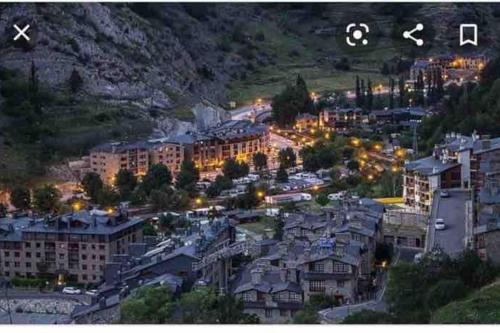 APARTAMENTO CANILLO Wifi-Parquing free-Terraza HUT 5213 in Prats APARTAMENTO CANILLO Wifi-Parquing free-Terraza HUT 5213 in Prats