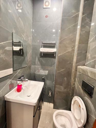 Bathroom, HOTEL KINGS in Panipat Bathroom, HOTEL KINGS in Panipat