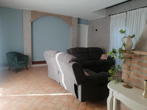 Lussuosa villa vicino alla stazione in Caronno Pertusella Lussuosa villa vicino alla stazione in Caronno Pertusella