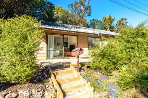 Exterior view, Honu Cottage - Oneroa Holiday Home in Oneroa Exterior view, Honu Cottage - Oneroa Holiday Home in Oneroa