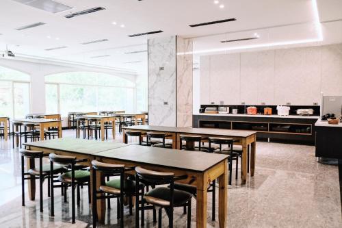 Hoping Mori Hotel in Siuolin Township Hoping Mori Hotel in Siuolin Township