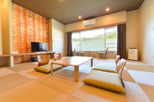 大江戸温泉物語 ホテル鬼怒川御苑 (Ooedo Onsen Monogatari Hotel Kinugawa Gyoen) in 日光 大江戸温泉物語 ホテル鬼怒川御苑 (Ooedo Onsen Monogatari Hotel Kinugawa Gyoen) in 日光