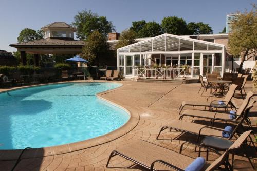 外部景觀, 諾沃克酒店及會議中心 (Norwalk Inn and Conference Center) in 巴拉加 (CT) 外部景觀, 諾沃克酒店及會議中心 (Norwalk Inn and Conference Center) in 巴拉加 (CT)