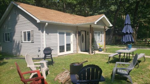 Lake House off Route 66 in Litchfield (Illinois) Lake House off Route 66 in Litchfield (Illinois)