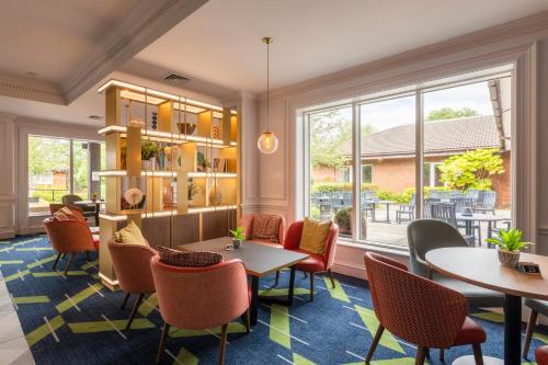 A szálláshely kívülről, Holiday Inn Guildford By IHG in Guilford A szálláshely kívülről, Holiday Inn Guildford By IHG in Guilford