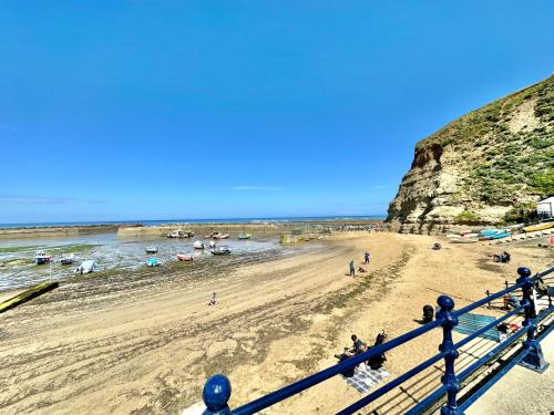 Pantai, Harbourside in Staithes Town Center Pantai, Harbourside in Staithes Town Center