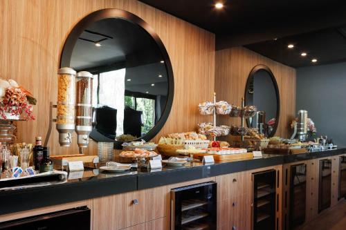 Food and beverages, iH Hotels Bologna Amadeus in Borgo Panigale Food and beverages, iH Hotels Bologna Amadeus in Borgo Panigale