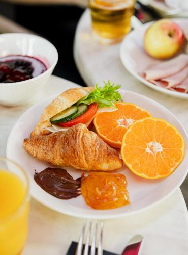 อาหารและเครื่องดื่ม, Hotel Emilia in แฮมีนลินนา อาหารและเครื่องดื่ม, Hotel Emilia in แฮมีนลินนา