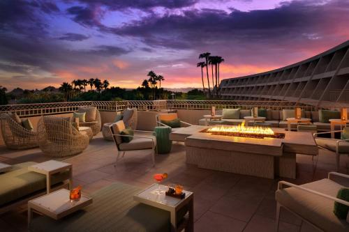 Restaurant, The Phoenician, a Luxury Collection Resort, Scottsdale in Camelback Corridor Restaurant, The Phoenician, a Luxury Collection Resort, Scottsdale in Camelback Corridor