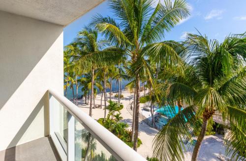 陽台/露台, 阿馬拉礁度假村 (Amara Cay Resort) in 伊斯拉莫拉達 (FL) 陽台/露台, 阿馬拉礁度假村 (Amara Cay Resort) in 伊斯拉莫拉達 (FL)