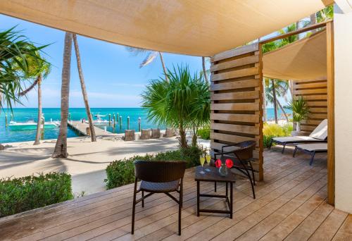 陽台/露台, 阿馬拉礁度假村 (Amara Cay Resort) in 伊斯拉莫拉達 (FL) 陽台/露台, 阿馬拉礁度假村 (Amara Cay Resort) in 伊斯拉莫拉達 (FL)