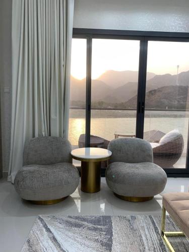 Great Escape for family and friends 4BR Villa with Private Pool and Sea View in شاطىء الفجيرة Great Escape for family and friends 4BR Villa with Private Pool and Sea View in شاطىء الفجيرة