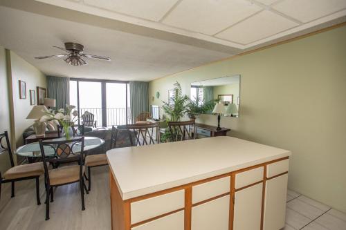 ROYAL GARDEN RESORT 1003 condo in Surfside Beach ROYAL GARDEN RESORT 1003 condo in Surfside Beach