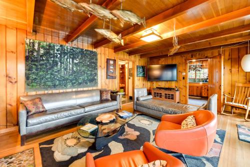 The Nest Gorgeous Waterfront La Conner Getaway! in La Conner (WA) The Nest Gorgeous Waterfront La Conner Getaway! in La Conner (WA)