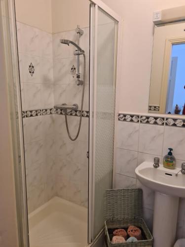 pancuran, Coreen Guest House in Tullamore pancuran, Coreen Guest House in Tullamore