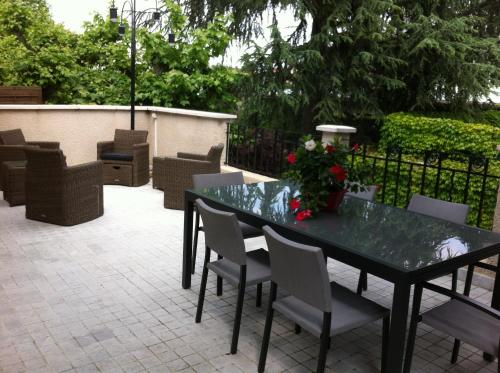 Balcony/terrace, B&B "Clos Feuillat" near Institut & Musee Lumiere Balcony/terrace, B&B "Clos Feuillat" near Institut & Musee Lumiere