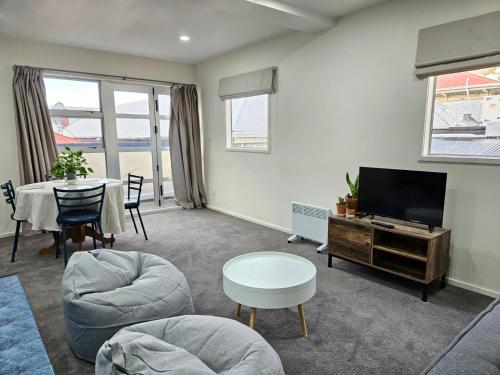 jaettu olohuone/TV alue, 4 Bedroom Central Townhouse in Mount Victoria jaettu olohuone/TV alue, 4 Bedroom Central Townhouse in Mount Victoria