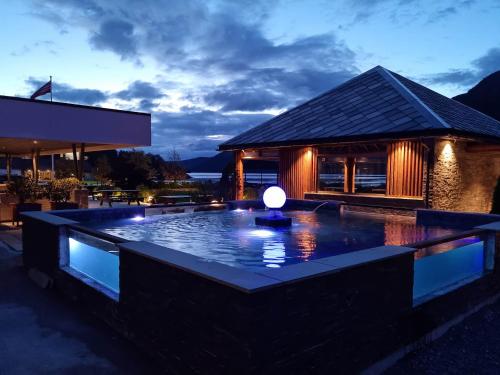 Bremanger Fjord Hotell in Свелген Bremanger Fjord Hotell in Свелген