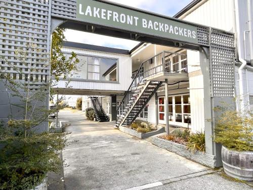 Te Anau Lakefront Backpackers in Te Anau Te Anau Lakefront Backpackers in Te Anau