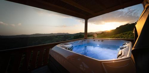 Гореща вана, Holiday Home Mirt with HotTub & Sauna in Бизелско Гореща вана, Holiday Home Mirt with HotTub & Sauna in Бизелско