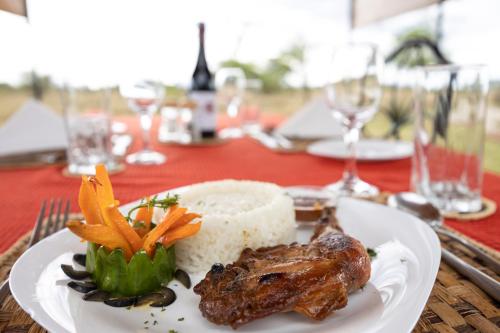 Comida y bebida, Africa Safari Serengeti Ikoma Camping in Serengeti Comida y bebida, Africa Safari Serengeti Ikoma Camping in Serengeti