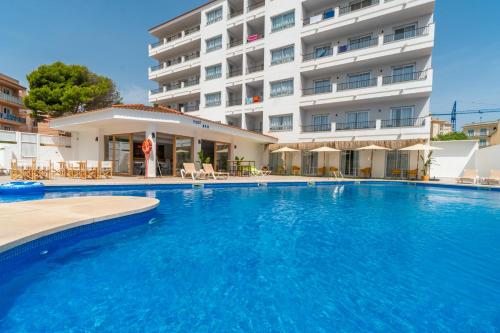 Úszómedence, Hostal Alcina near Platja de Cala Agulla Úszómedence, Hostal Alcina near Platja de Cala Agulla