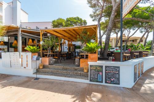 Étterem, Hostal Alcina near Platja de Cala Agulla Étterem, Hostal Alcina near Platja de Cala Agulla