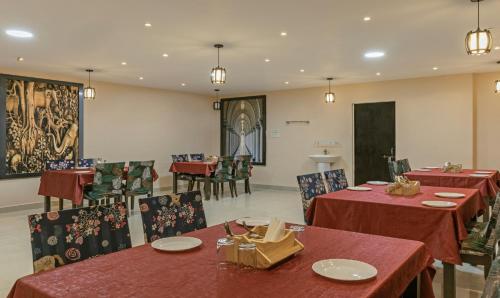 Étterem, Itsy Hotels Kashi Grand, BHU near Benares Hindu Egyetem Étterem, Itsy Hotels Kashi Grand, BHU near Benares Hindu Egyetem