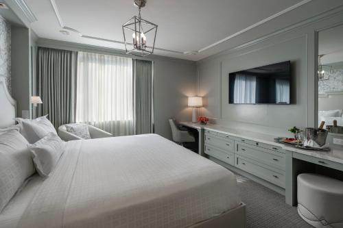 Hotel Monteleone near Audubon Aquarium of the Americas Hotel Monteleone near Audubon Aquarium of the Americas