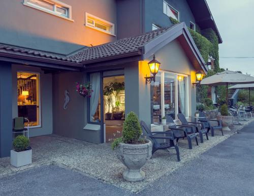 Exterior view, Ardagh Hotel & Restaurant in Clifden Exterior view, Ardagh Hotel & Restaurant in Clifden