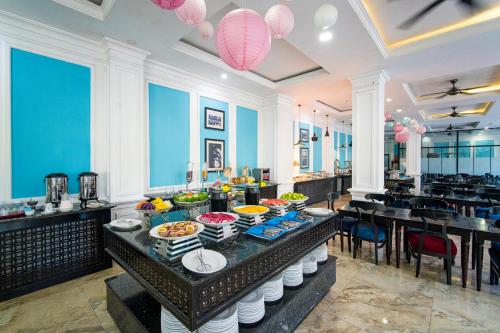 Food and beverages, Thanh Binh Riverside Hotel in Cẩm Phô Food and beverages, Thanh Binh Riverside Hotel in Cẩm Phô