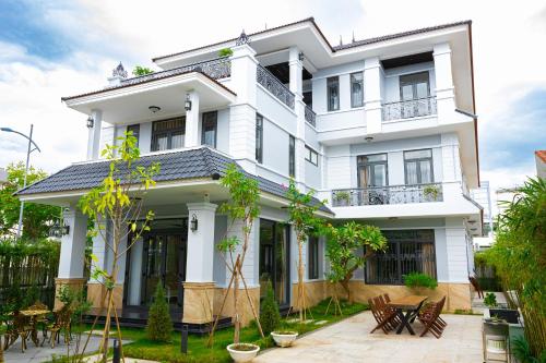 Exterior view, VILLA PARK in Phan Rang – Tháp Chàm (Ninh Thuận) Exterior view, VILLA PARK in Phan Rang – Tháp Chàm (Ninh Thuận)
