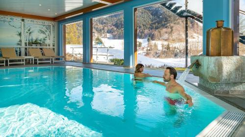 Úszómedence, Alpenhotel Oberstdorf - ein Rovell Hotel in Oberstdorf Úszómedence, Alpenhotel Oberstdorf - ein Rovell Hotel in Oberstdorf