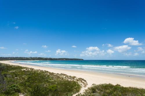 This photo about Rolling Waves 3 shared on HyHotel.com