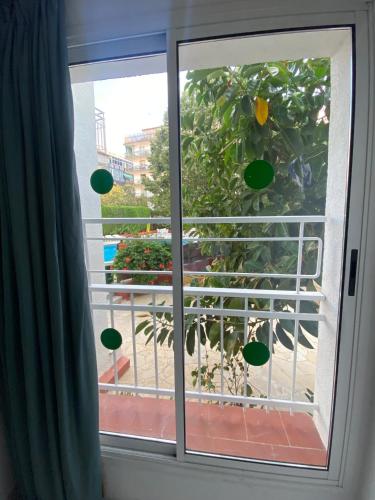 Balkon/Terrasse, Clipper Affiliated by FERGUS "Youth Recommended" in Lloret De Mar Balkon/Terrasse, Clipper Affiliated by FERGUS "Youth Recommended" in Lloret De Mar