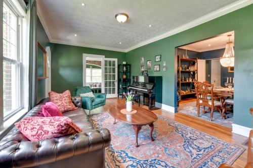 Atlanta Home with Deck 6 Mi to Downtown! in Cascade Road Atlanta Home with Deck 6 Mi to Downtown! in Cascade Road