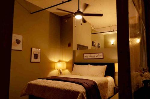 Rustic ChamberHouse Loft near กู๊ดพีเพิลบริววิงคอมพานี Rustic ChamberHouse Loft near กู๊ดพีเพิลบริววิงคอมพานี