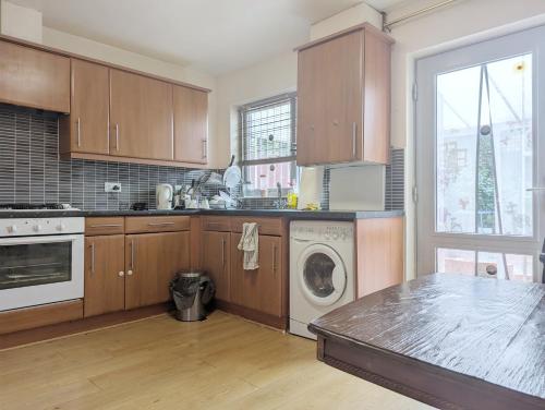 Guest Rooms Near City Centre & Dock Free Parking in Toxteth Guest Rooms Near City Centre & Dock Free Parking in Toxteth