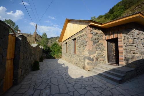 Tampilan eksterior, S & M Guest House in Yeghegnadzor Tampilan eksterior, S & M Guest House in Yeghegnadzor