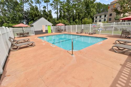 Motel 6 Kingsland Kings Bay Naval in 金士蘭 (GA) Motel 6 Kingsland Kings Bay Naval in 金士蘭 (GA)