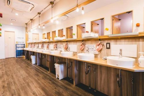 淋浴設備, AO廚房旅舍 (The Kitchen Hostel Ao) in 沖繩本島 淋浴設備, AO廚房旅舍 (The Kitchen Hostel Ao) in 沖繩本島