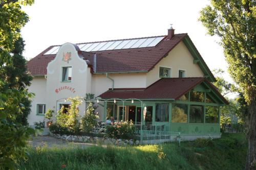 Entree, Rosenhotel - Serviced Apartments in Seefeld-Kadolz Entree, Rosenhotel - Serviced Apartments in Seefeld-Kadolz