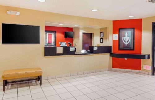 Lobby, Extended Stay America Suites - Orange County - Huntington Beach in Goldenwest Lobby, Extended Stay America Suites - Orange County - Huntington Beach in Goldenwest
