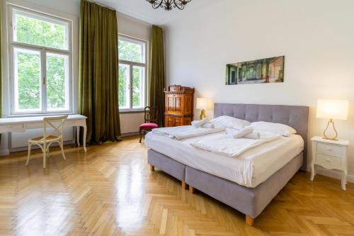 Large Luxury Residence Near Townhall & Votivkirche