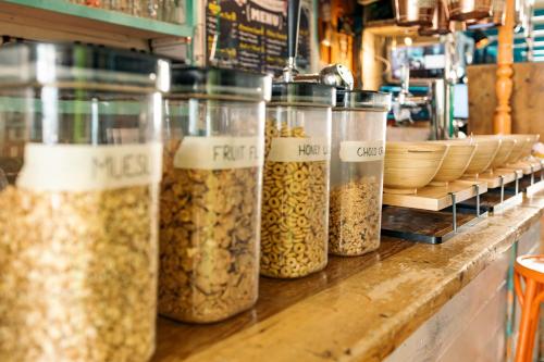 Comida y bebida, The Flying Pig Beach Hostel, ages 18 - 40 in Noordwijk Comida y bebida, The Flying Pig Beach Hostel, ages 18 - 40 in Noordwijk