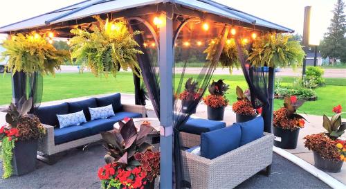 مطعم, Knights Inn Colonial Fireside Inn in Pembroke (ON) مطعم, Knights Inn Colonial Fireside Inn in Pembroke (ON)