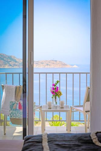 Terraza/balcón, Le Saint Erasme, Hotel Eco Friendly in Calvi Terraza/balcón, Le Saint Erasme, Hotel Eco Friendly in Calvi